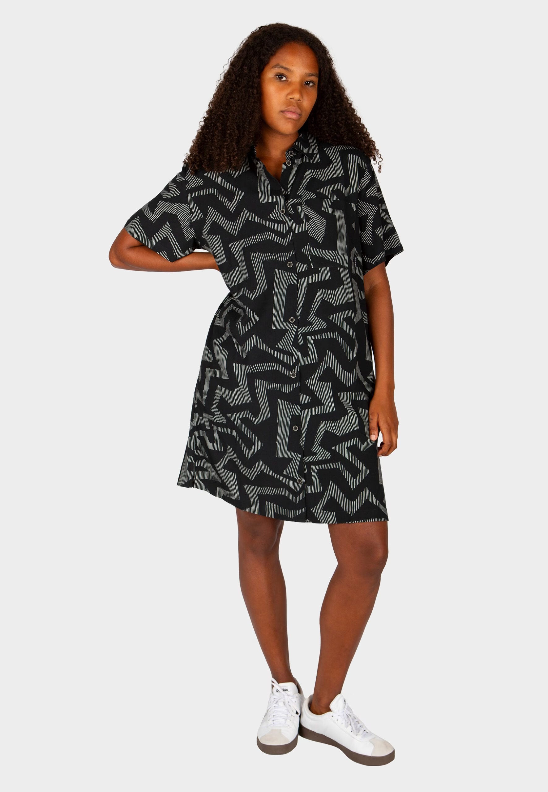 IRIE DAILY - LUCIE LONG DRESS Kleid black white
