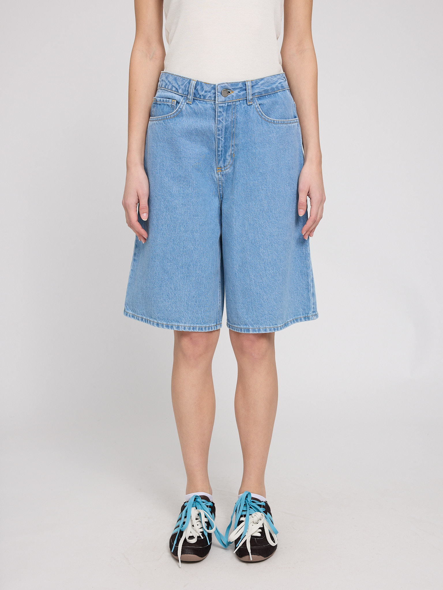 MAZINE - CANDY DENIM BERMUDA SHORTS Hose light blue wash