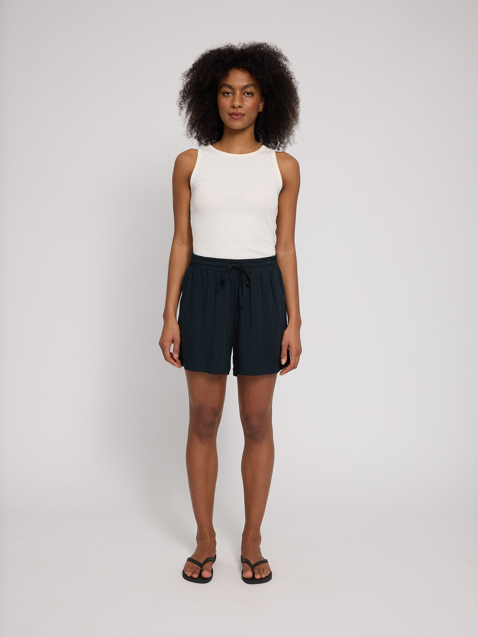 MAZINE - BORI DRAWSTRING ECOVERO SHORTS Hose black
