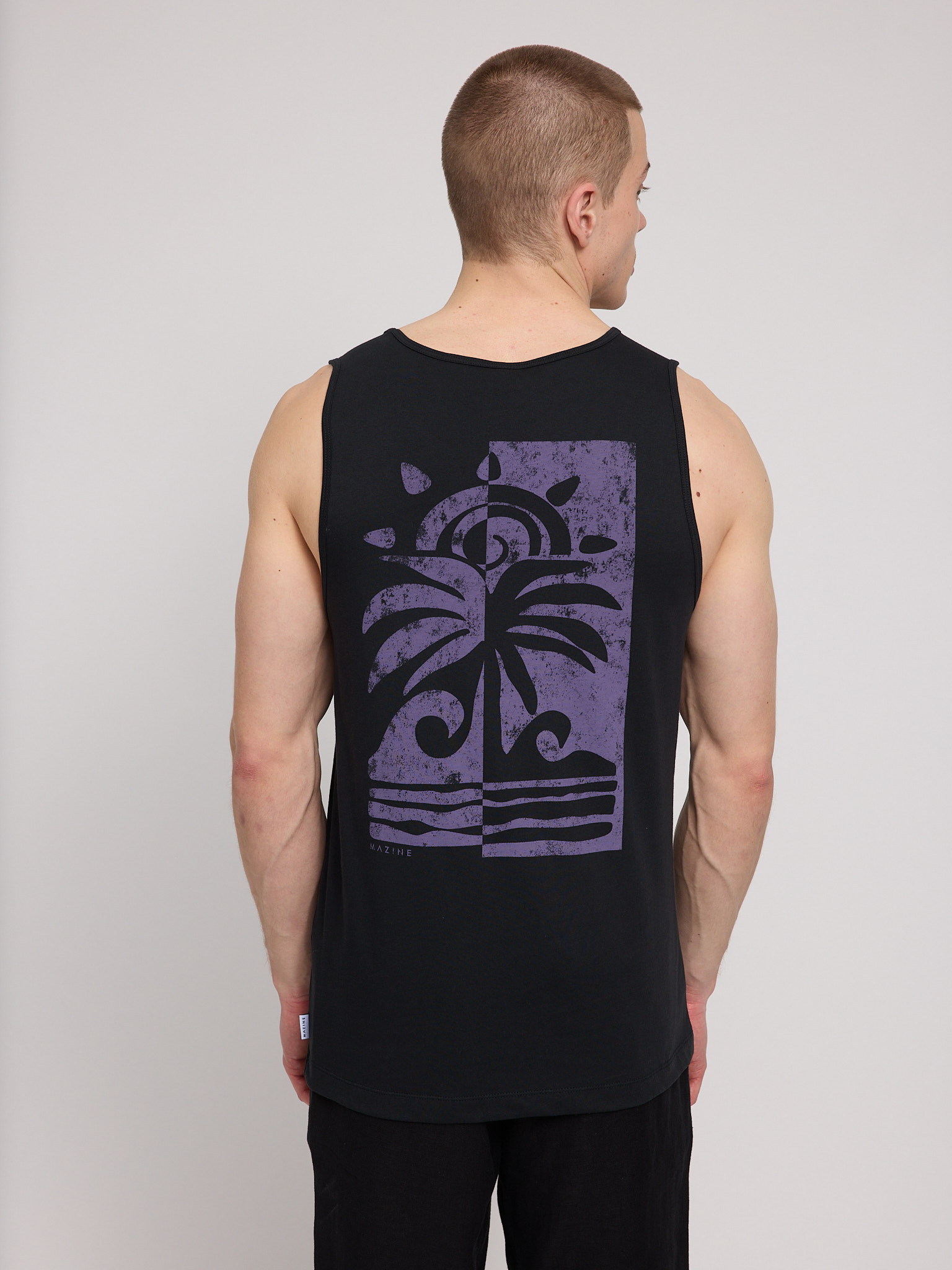 Schwarzes Tanktop mit Front- und Backprint aus Bio-Baumwolle von MAZINE.