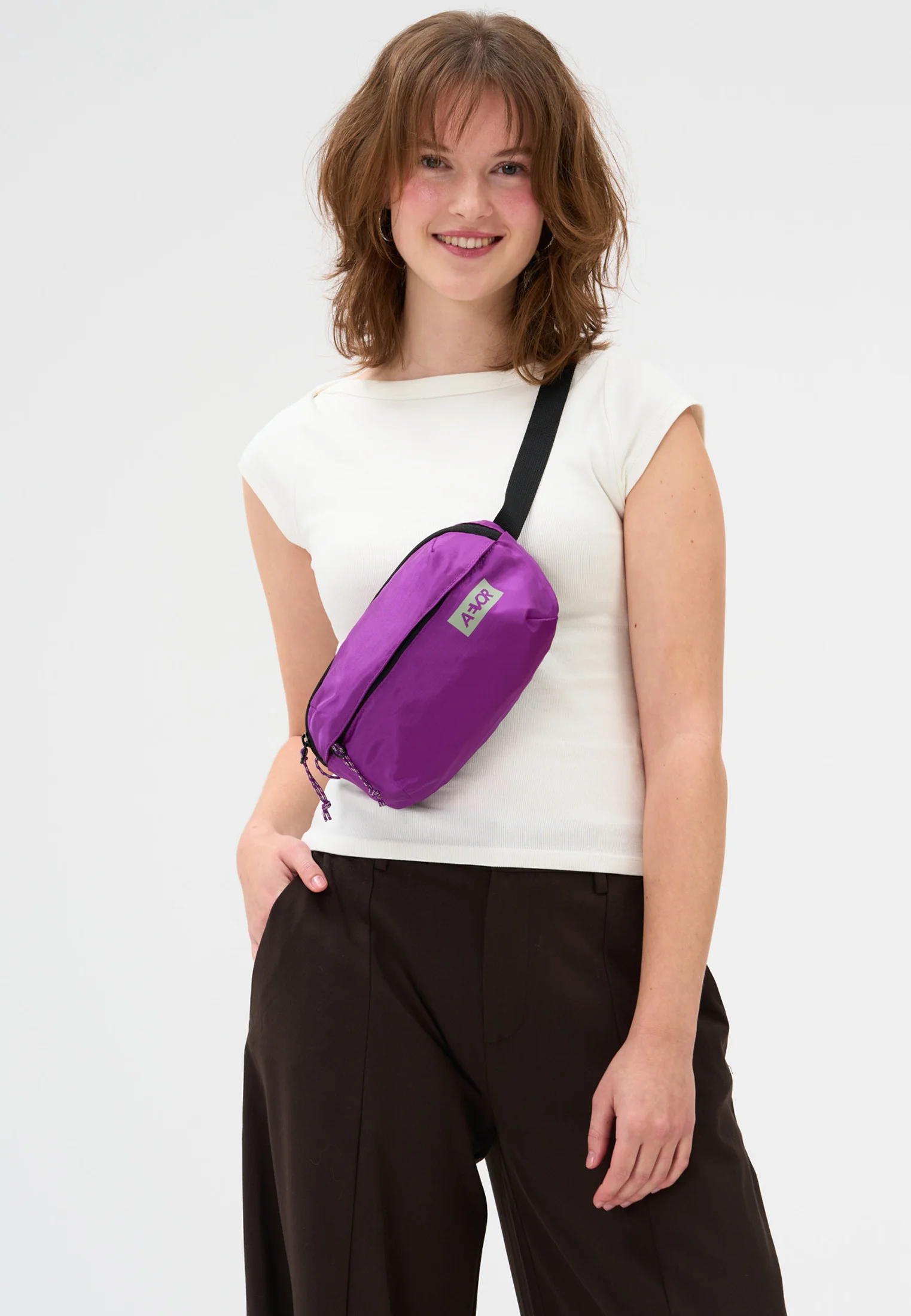 AEVOR - HIP BAG EASE Ripstop electric fuchsia