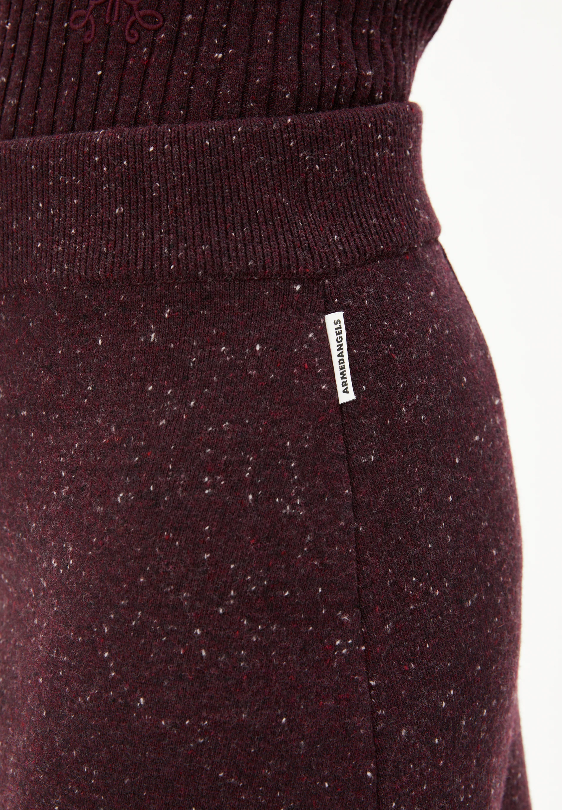 ARMEDANGELS - DARLAA TWEED Rock dark cranberry