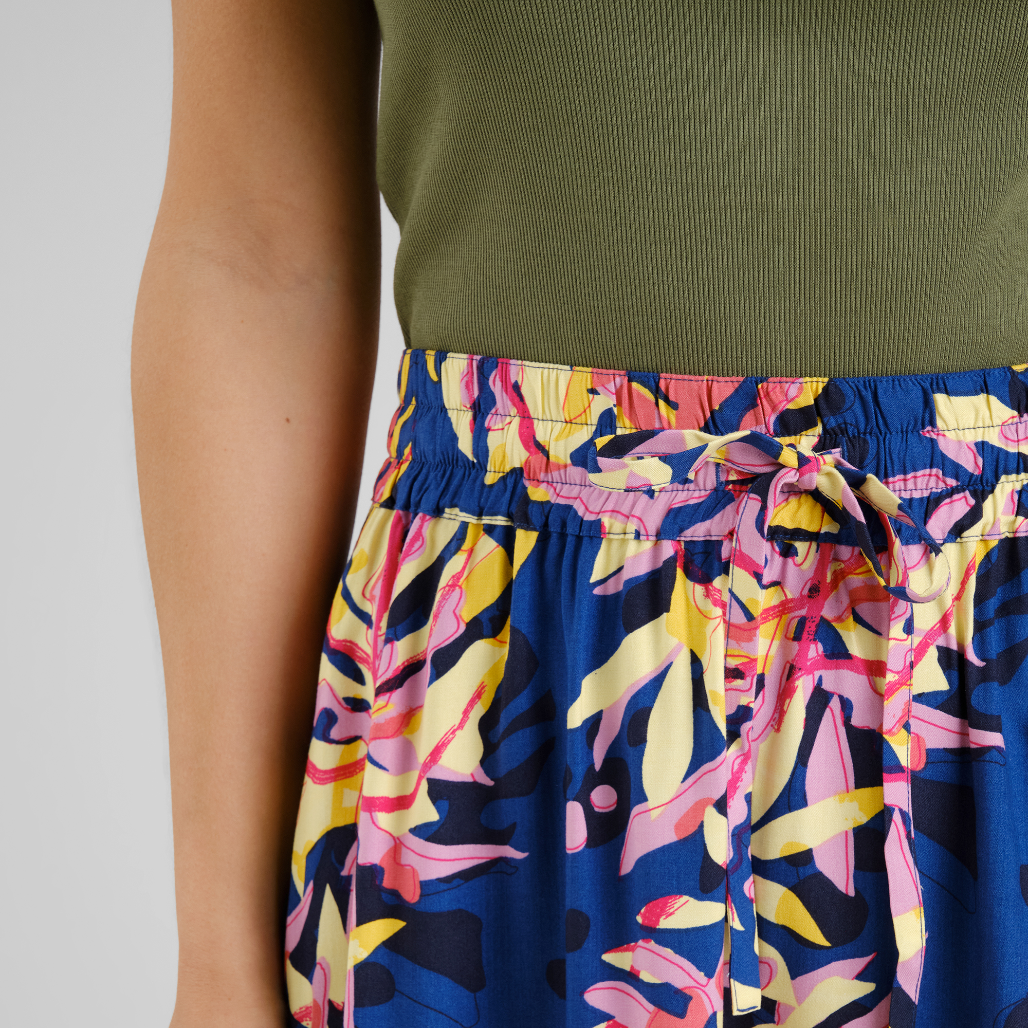DEDICATED - KLIPPAN TROPICAL COLLAGE SKIRT Ecovero Rock multi