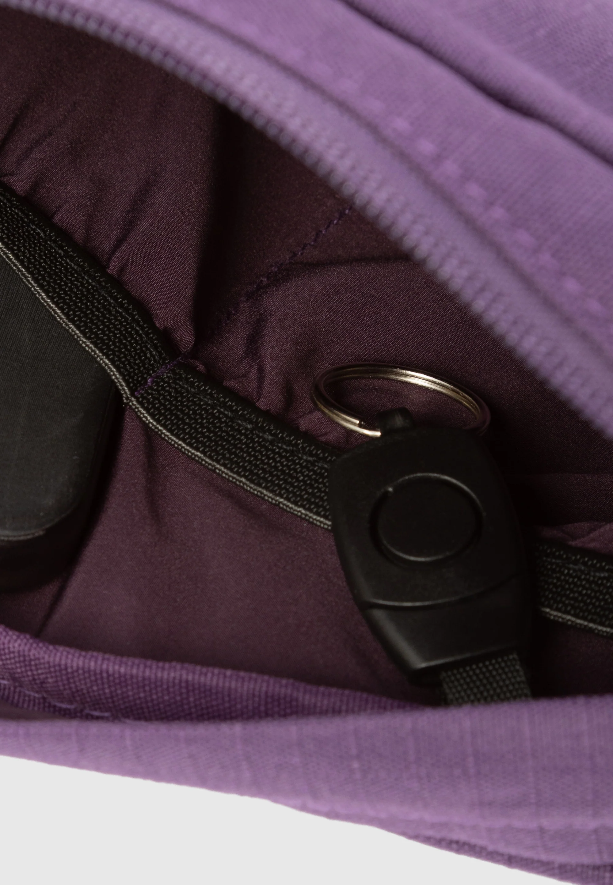 CLEPTOMANICX - HIPBAG TAP S 2 Tasche montana grape
