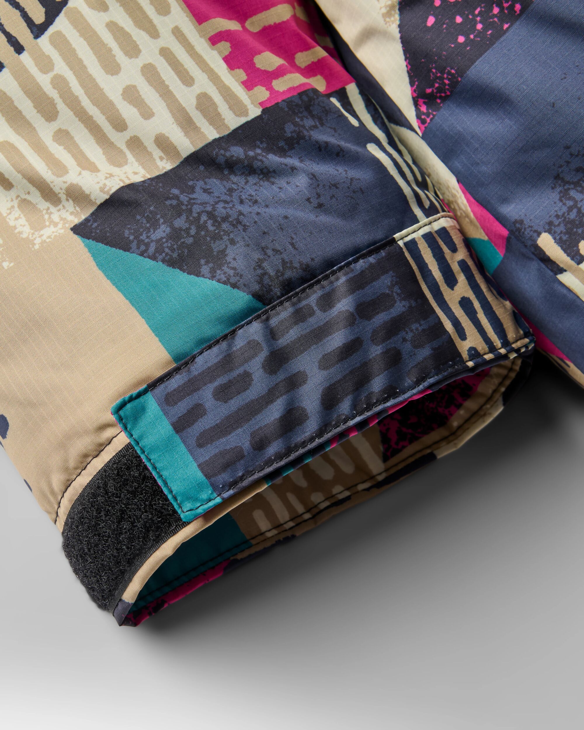 PASSENGER - WAVES Sherpa Gefütterter Surf-Poncho - Mosaic Mountain Charcoal