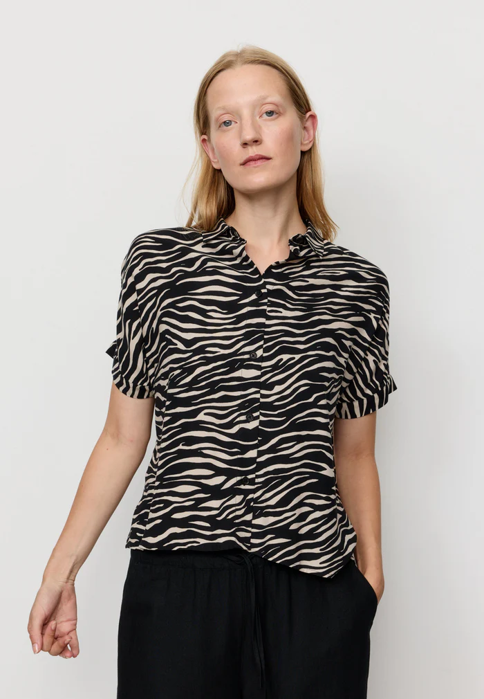 RECOLUTION - LOTUS ZEBRA Ecovero Bluse black