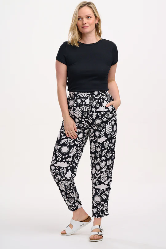 SUGARHILL BRIGHTON - DEBBS TROUSERS Ecovero Hose monochrome folk floral