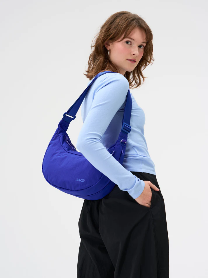 SLING BAG Tasche - electric blue