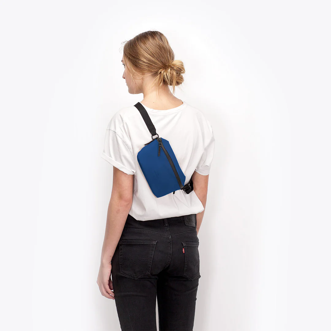 UCON ACROBATICS  - JONA MEDIUM LOTUS BAG -Tasche royal blue