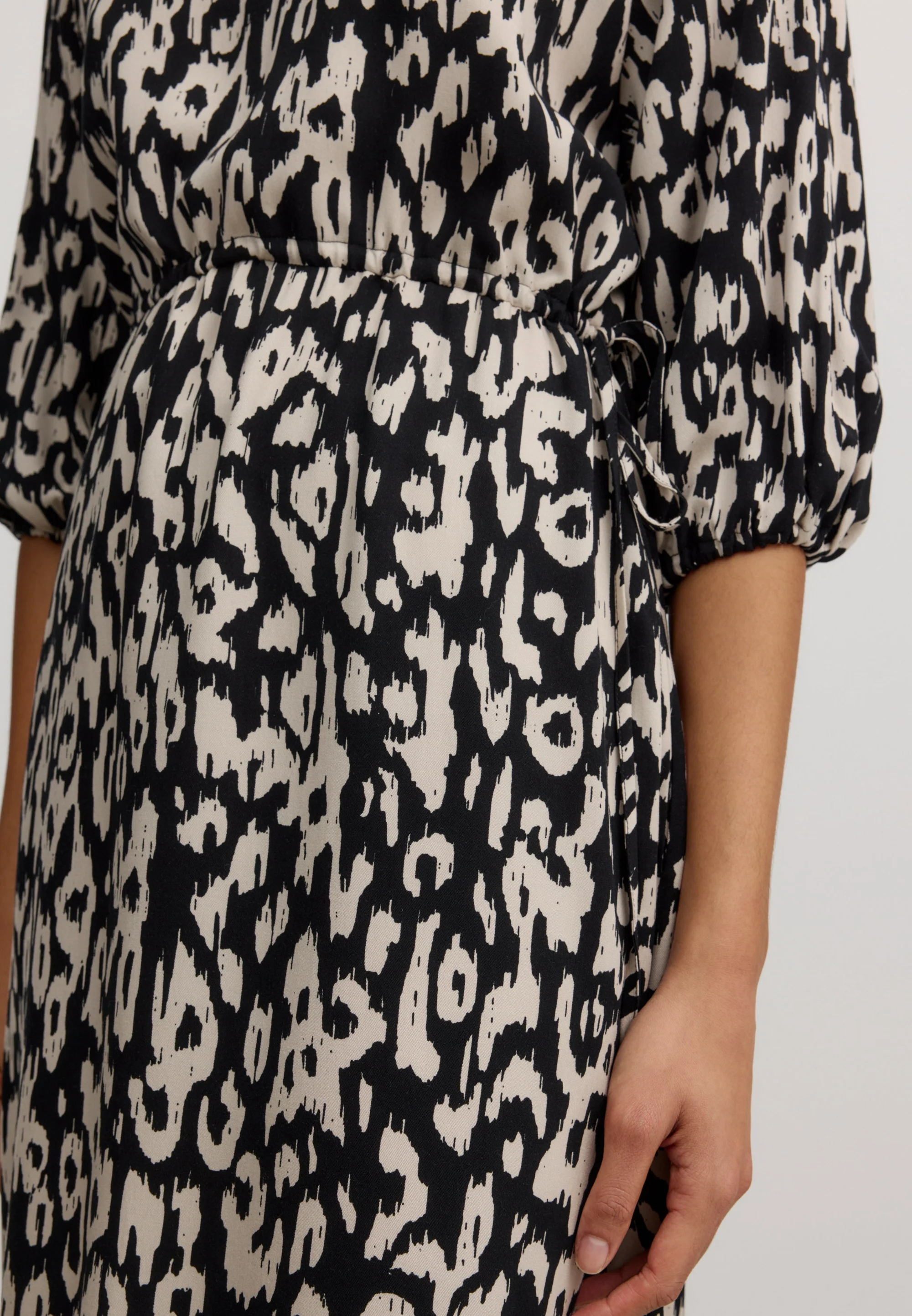 RECOLUTION - NEMESIA BLOT DRESS Ecovero Kleid - black