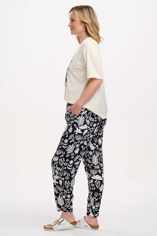 SUGARHILL BRIGHTON - DEBBS TROUSERS Ecovero Hose monochrome folk floral