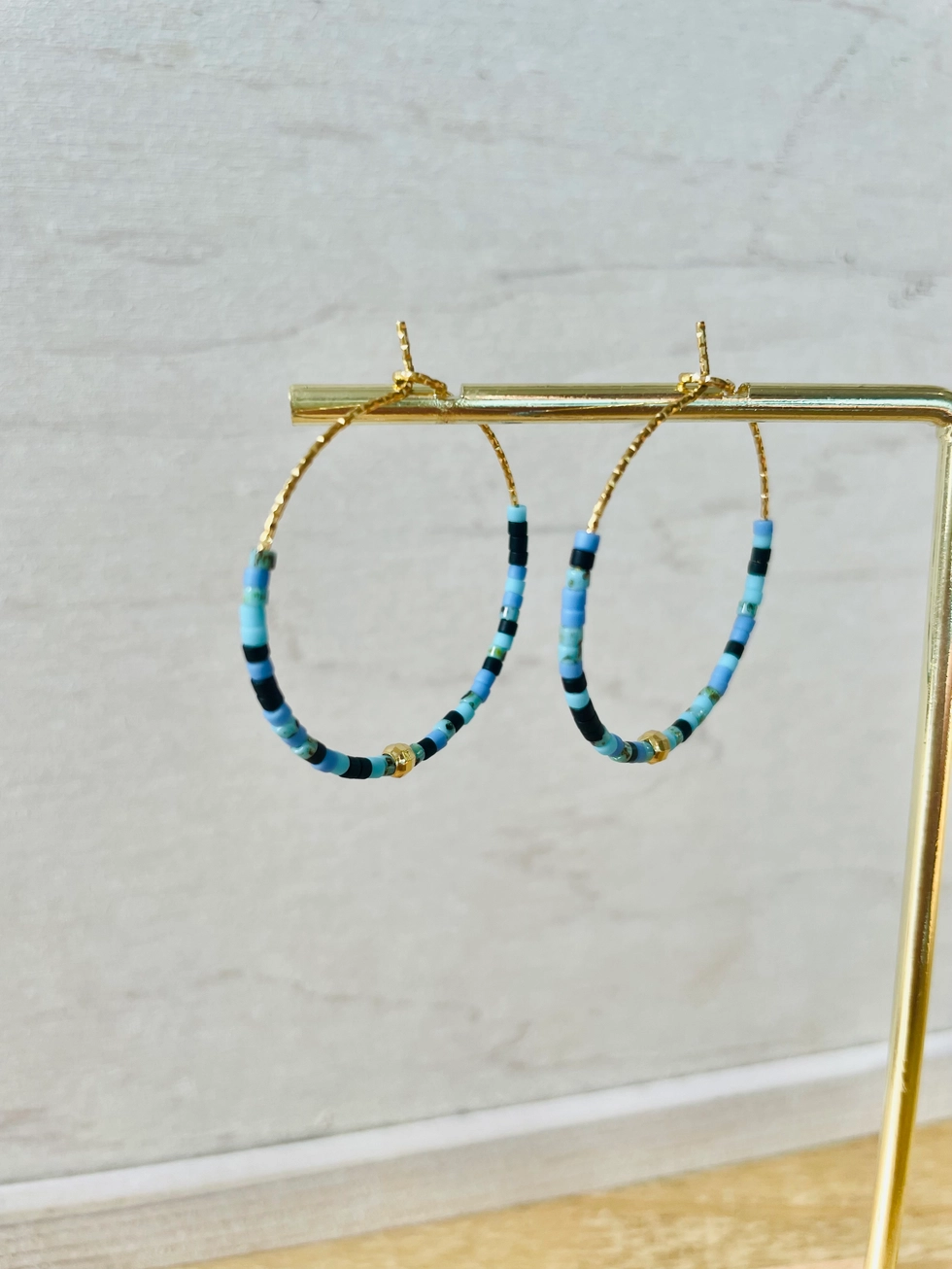 ATELLINE - CREOLE Ohrhänger - gold/ hellblau/ blau/ schwarz