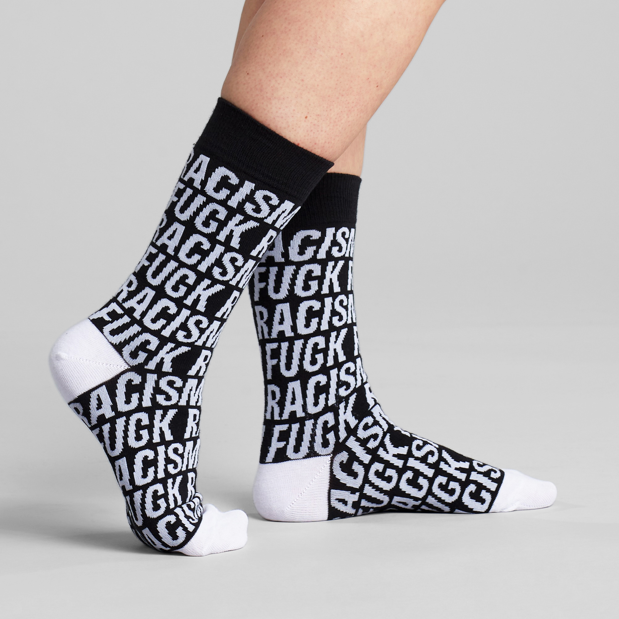 DEDICATED - FUCK RACISM Motivsocken 35 - 46