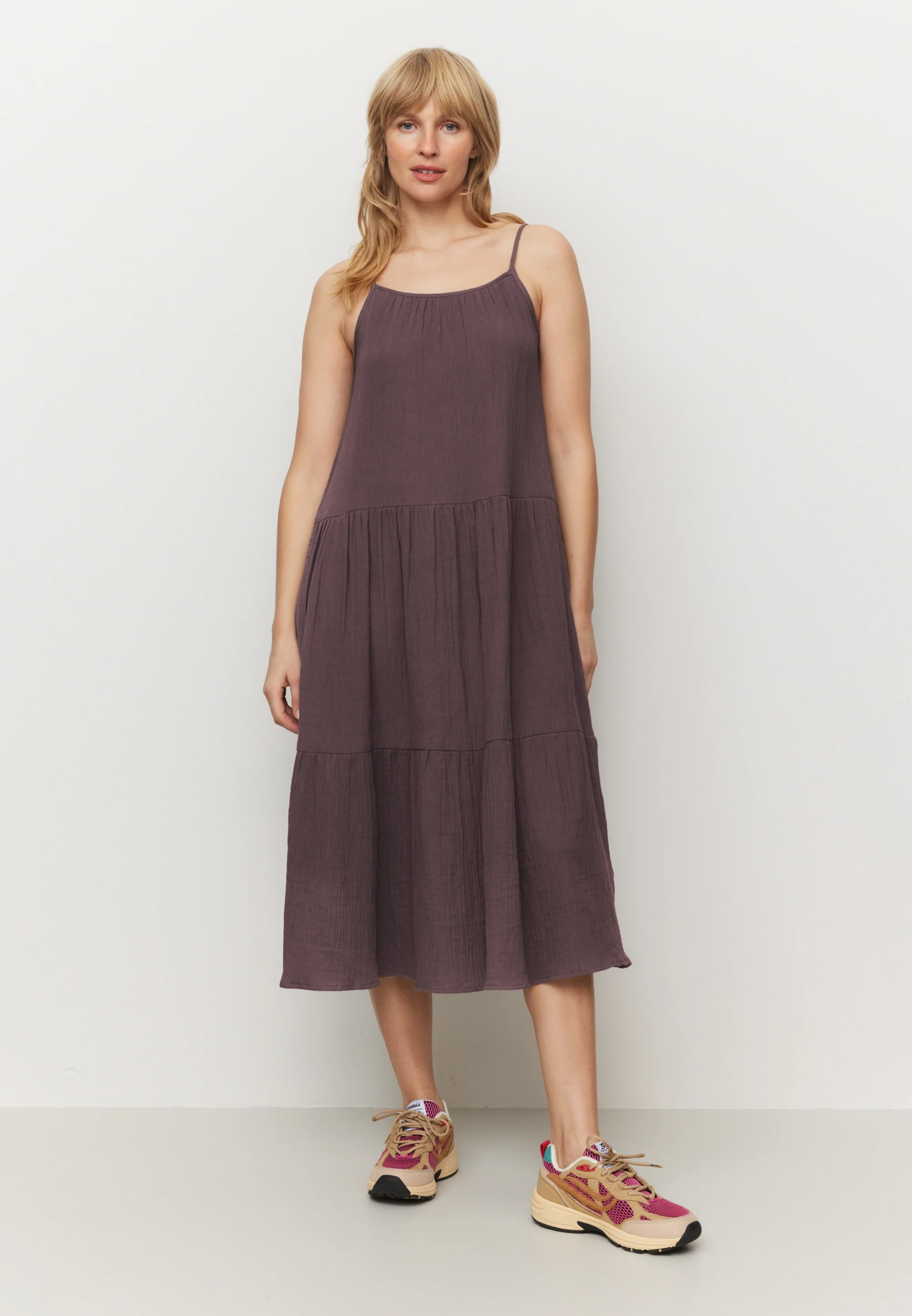 RECOLUTION - FELICIA MUSSELIN DRESS GOTS Kleid mystic grape
