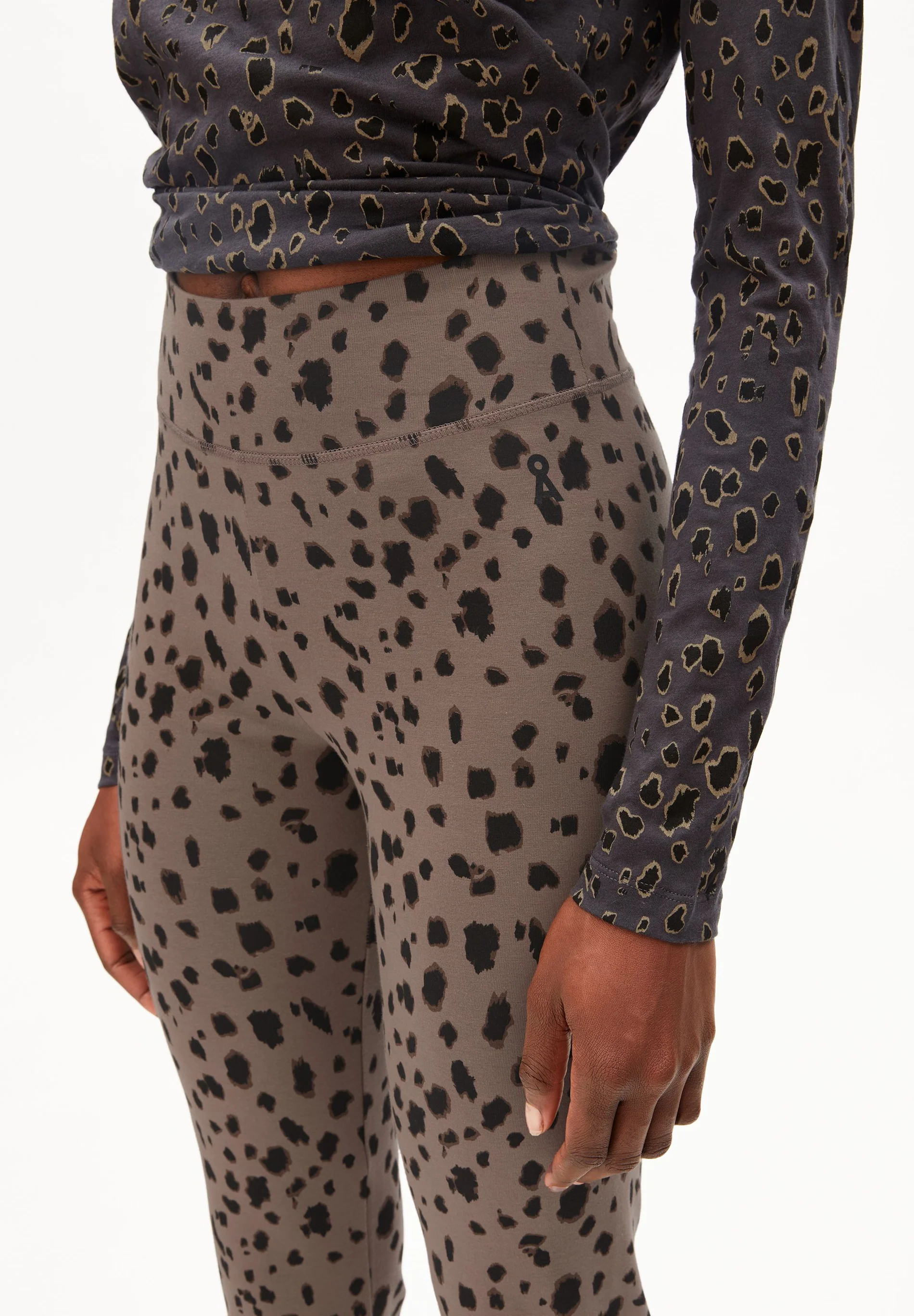 ARMEDANGELS - LEO THEMAA Leggings walnut cream