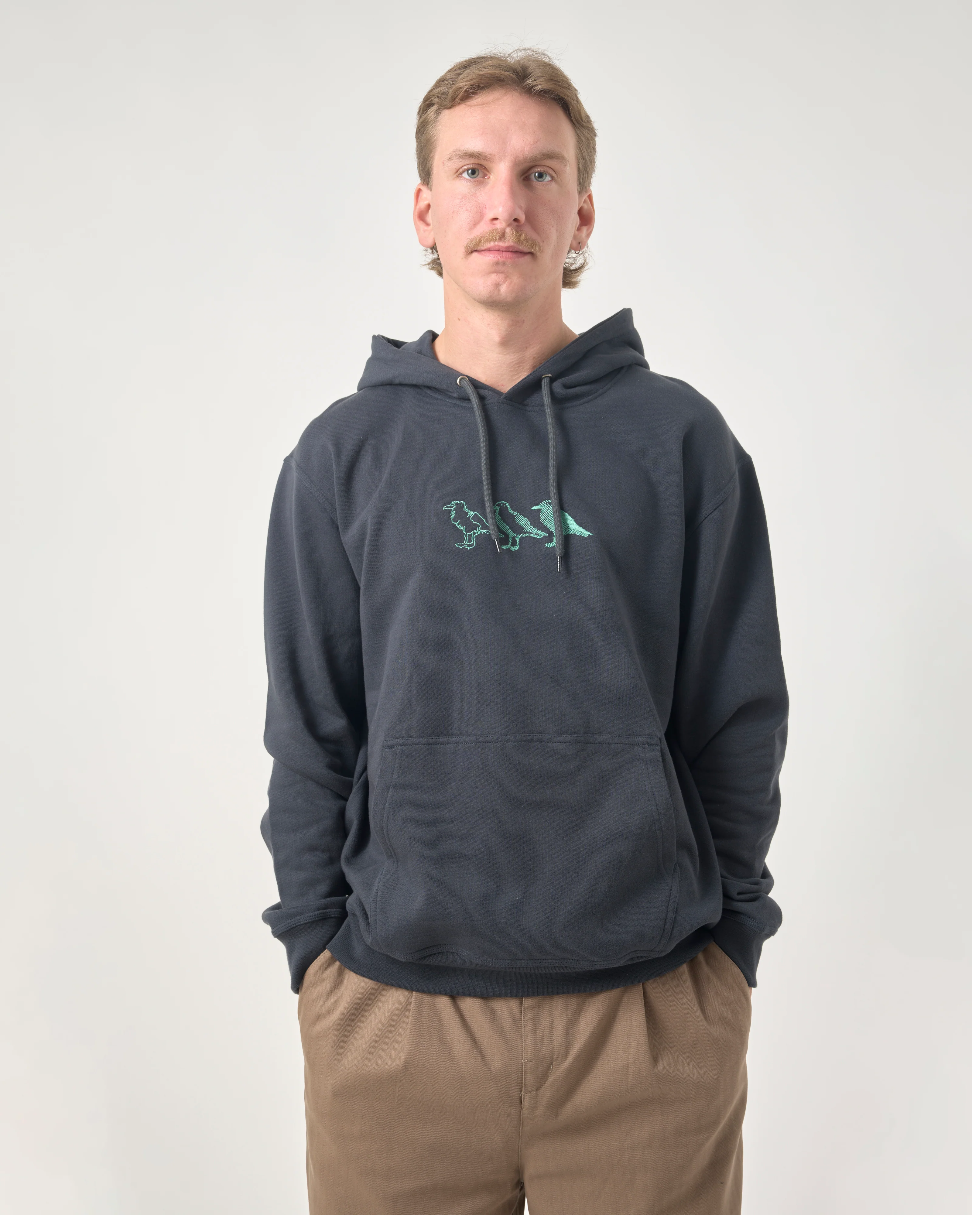 CLEPTOMANICX - SCRIBBLE GULL GRAPHIC HOODED Kapuzenpullover blue graphite