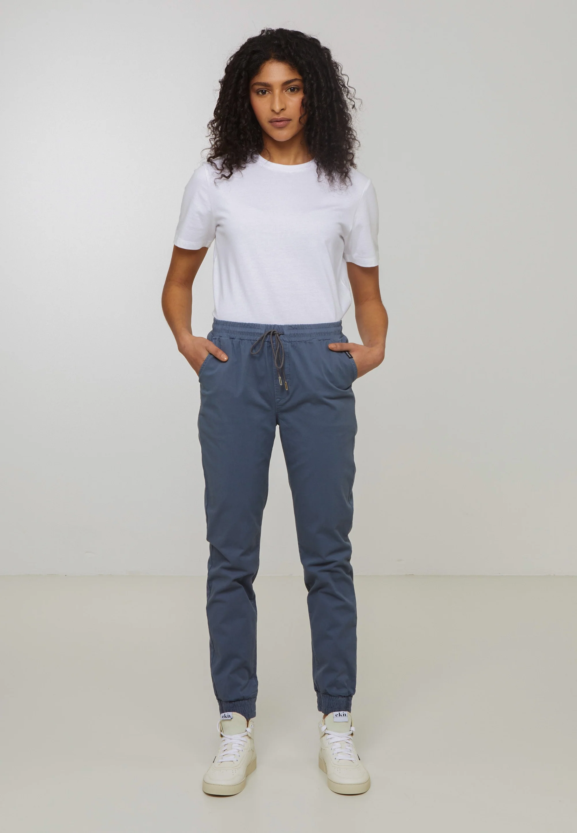 CALATHEA CHINO Hose - dove blue