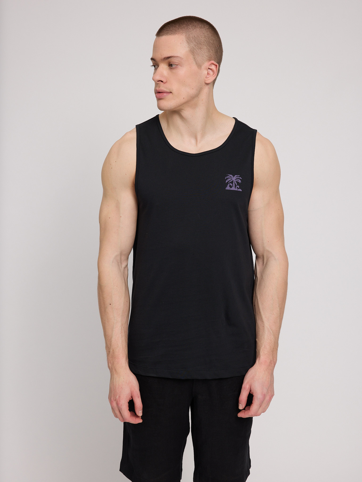 Schwarzes Tanktop mit Front- und Backprint aus Bio-Baumwolle von MAZINE.